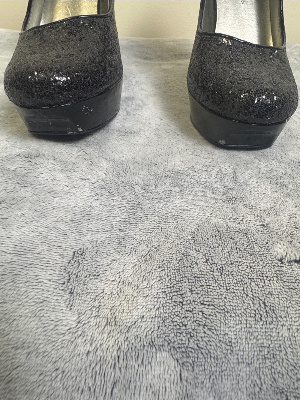 Guess Black Glitter Sparkly Platform Pumps Heels (Size 6.5) - Picture 9 of 12